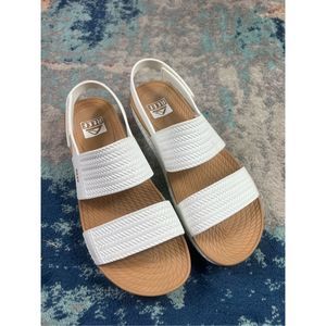 Reef Womens White Sandals Size 11